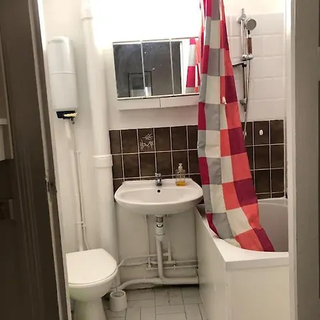 Beau Appartement,proche De Métro Appartamento