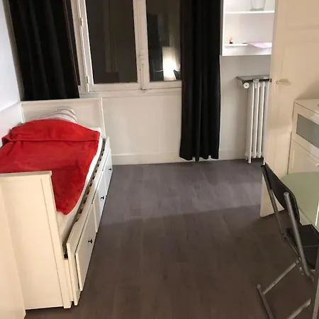 Апартаменты Beau Appartement,proche De Metro Париж